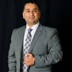 Yanni Mobasherian logo