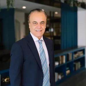 Steven Bijan Mesbah logo