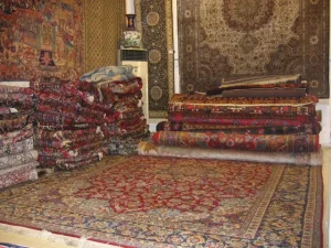 Persian Carpet Warehouse logo