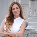 Dr. Atoosa Nikaeen logo - image