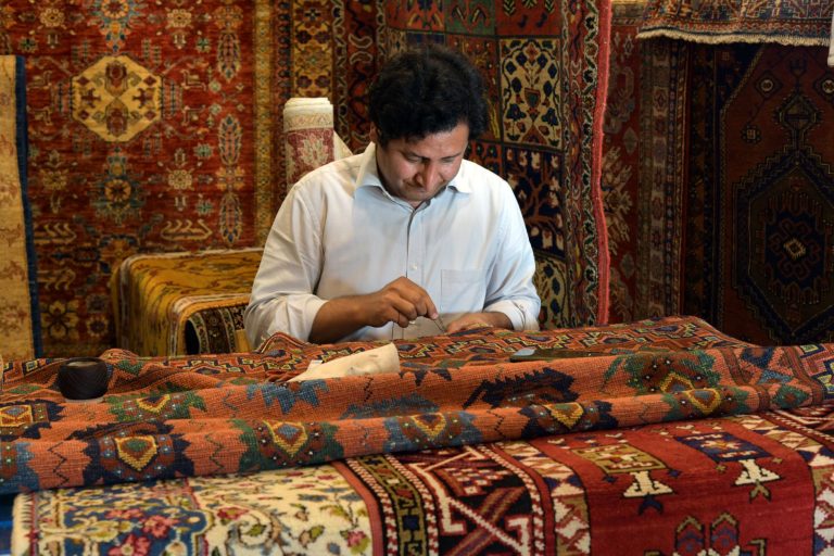 Find Verified Iranian Rug Dealers in the USA